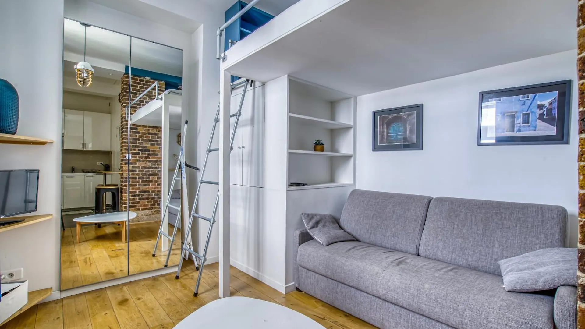 Nemo, Studio Avec Mezzanine Sur Cour Porte Maillot Παρίσι